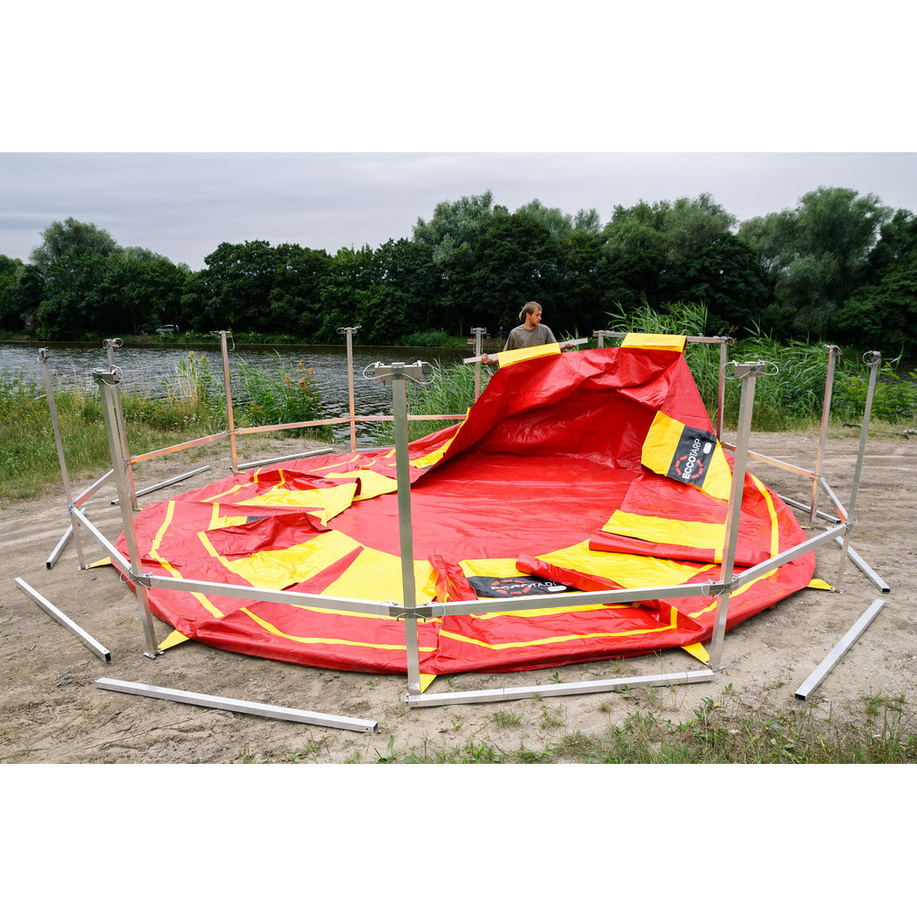 Großvolumenbehälter mit Gerüst